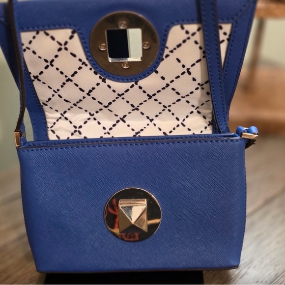 kate spade Handbags - Kate Spade Blue Crossbody Bag